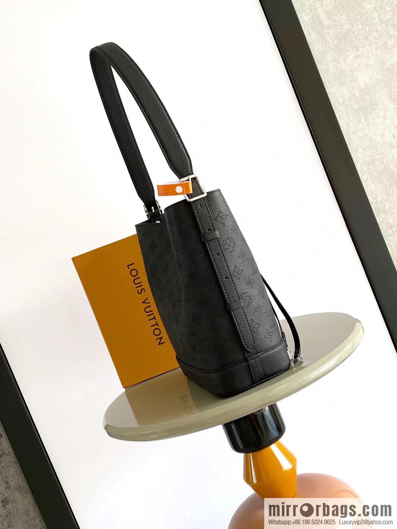 LV M12139 Flores