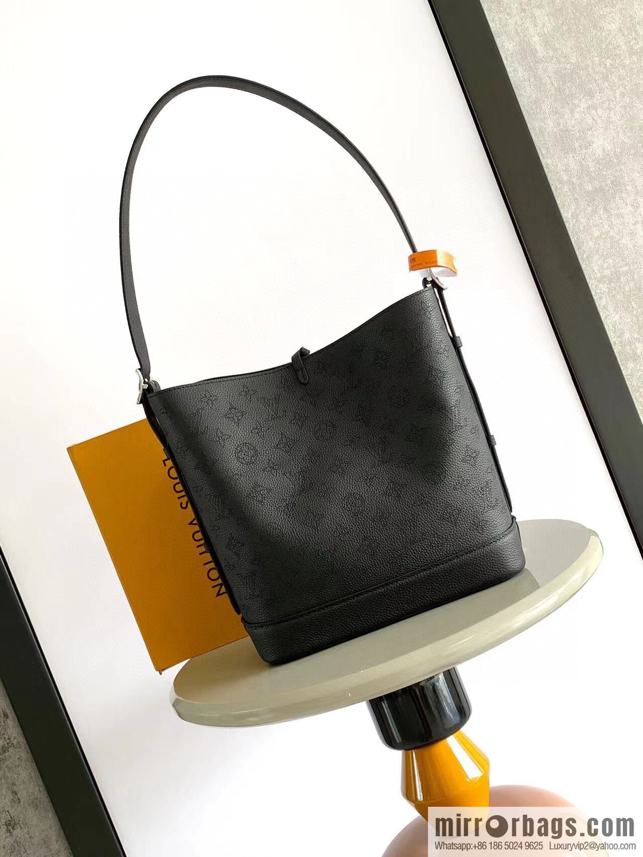 LV M12139 Flores