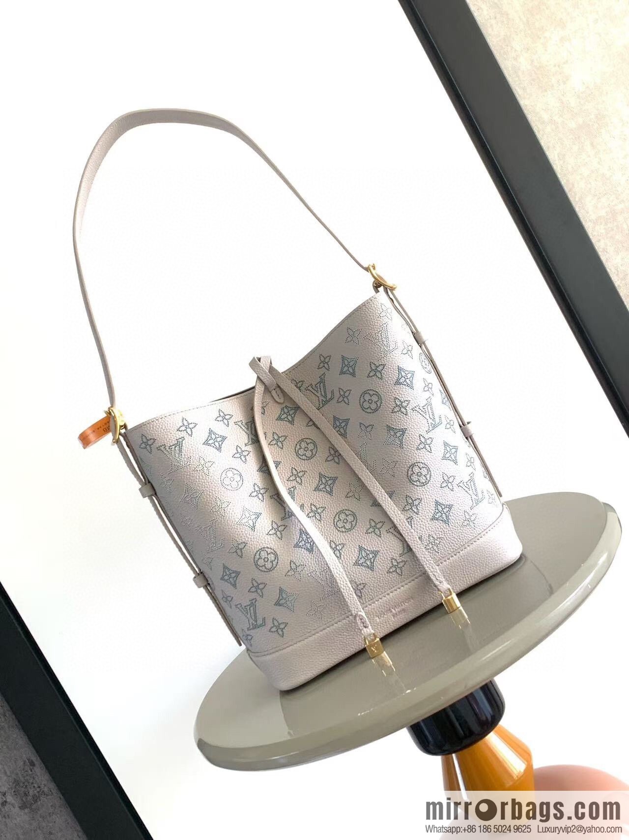 LV M12496 Flores