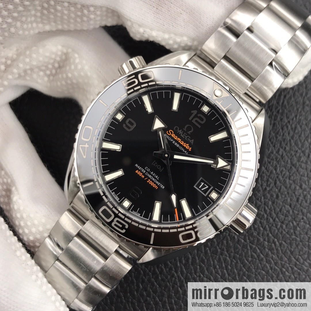 VS New product on sale: Hippocampus 600GMT Tai Chi Ring 43.5mm integrated black and white ceramic ring