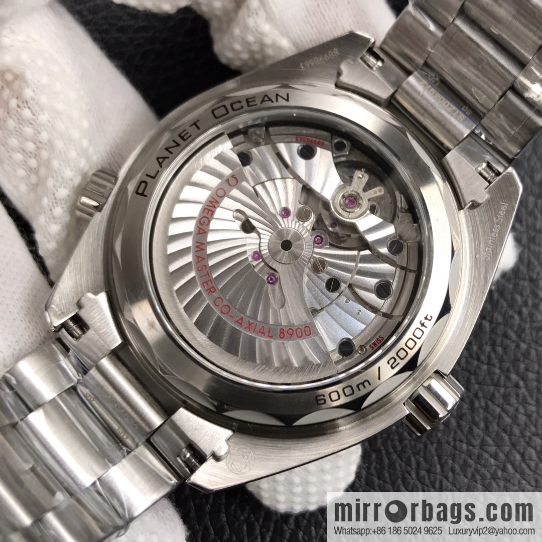 VS New product on sale: Hippocampus 600GMT Tai Chi Ring 43.5mm integrated black and white ceramic ring