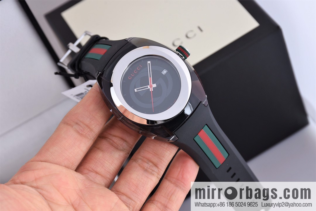 Gucci SYNC couple transparent quartz watch