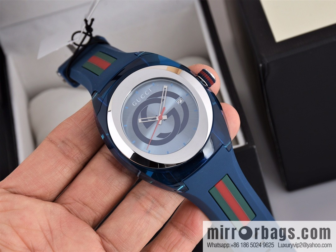 Gucci SYNC couple transparent quartz watch