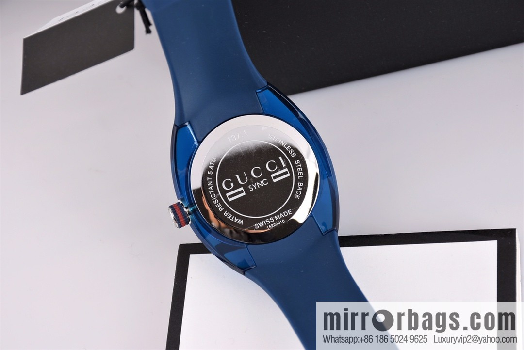 Gucci SYNC couple transparent quartz watch