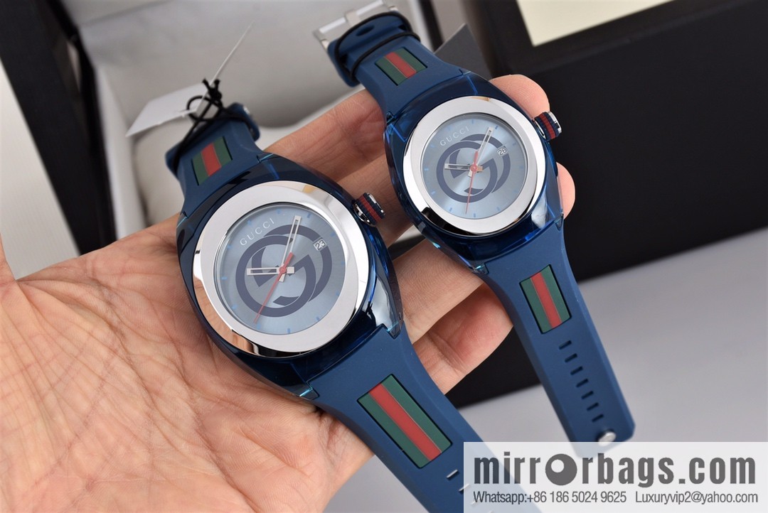 Gucci SYNC couple transparent quartz watch