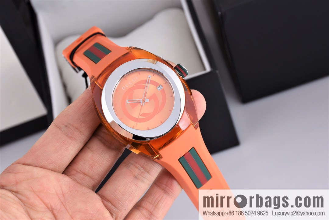 Gucci SYNC couple transparent quartz watch