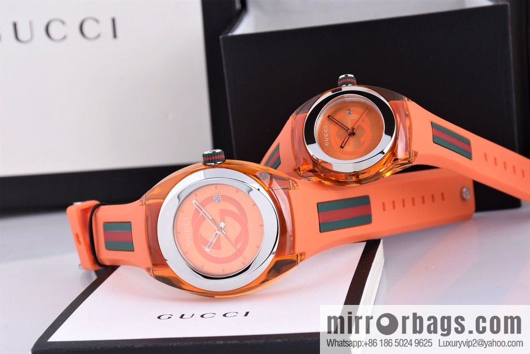 Gucci SYNC couple transparent quartz watch