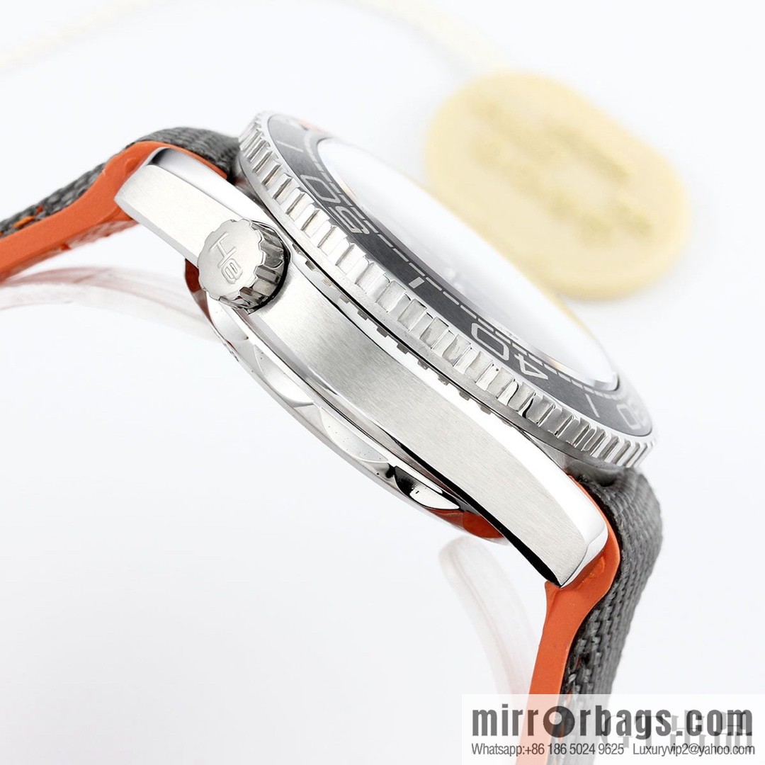 Omega Seamaster 600 meters diving series: movement model: 9900, running second timing automatic machine, watch diameter 45.5mm