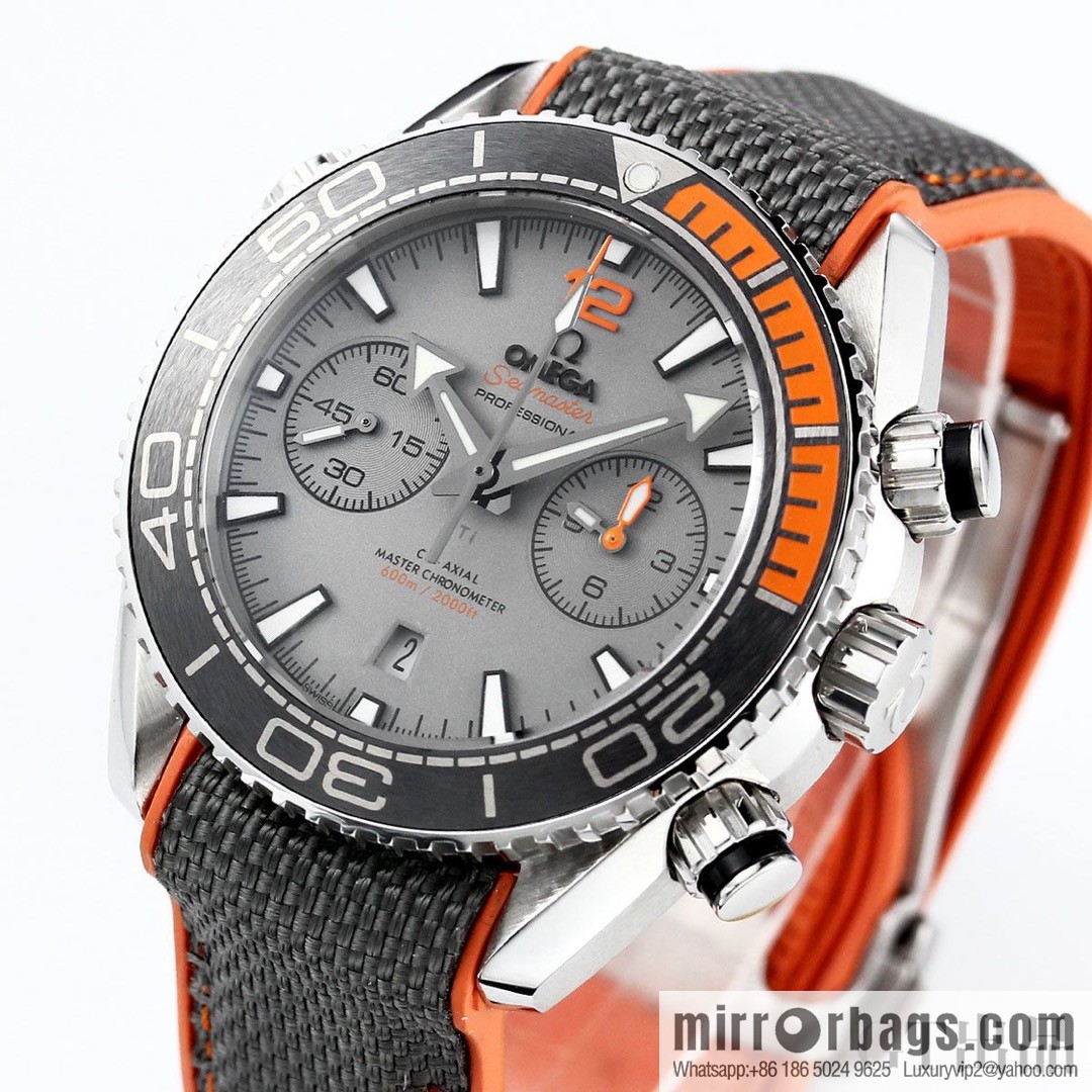 Omega Seamaster 600 meters diving series: movement model: 9900, running second timing automatic machine, watch diameter 45.5mm