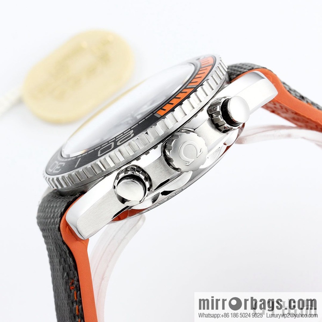 Omega Seamaster 600 meters diving series: movement model: 9900, running second timing automatic machine, watch diameter 45.5mm
