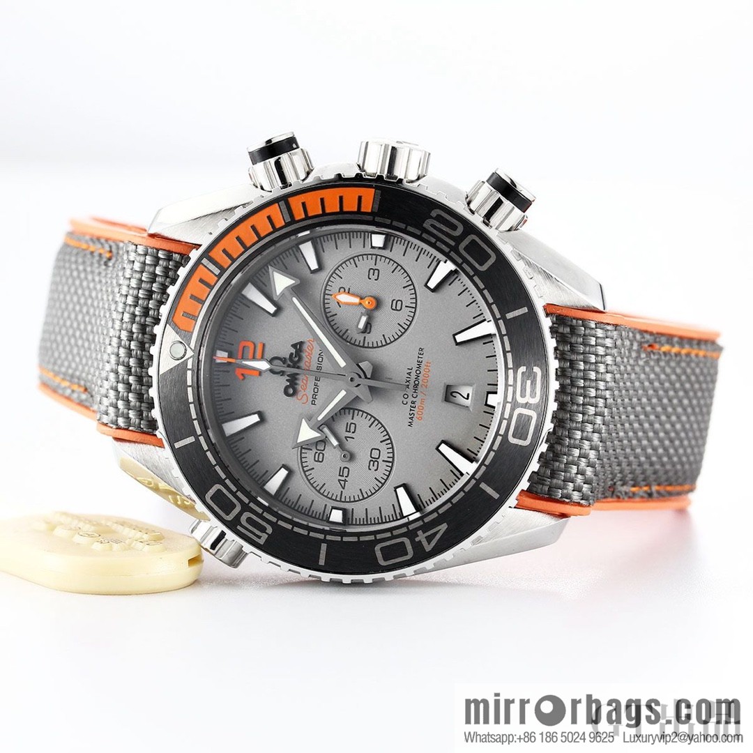Omega Seamaster 600 meters diving series: movement model: 9900, running second timing automatic machine, watch diameter 45.5mm