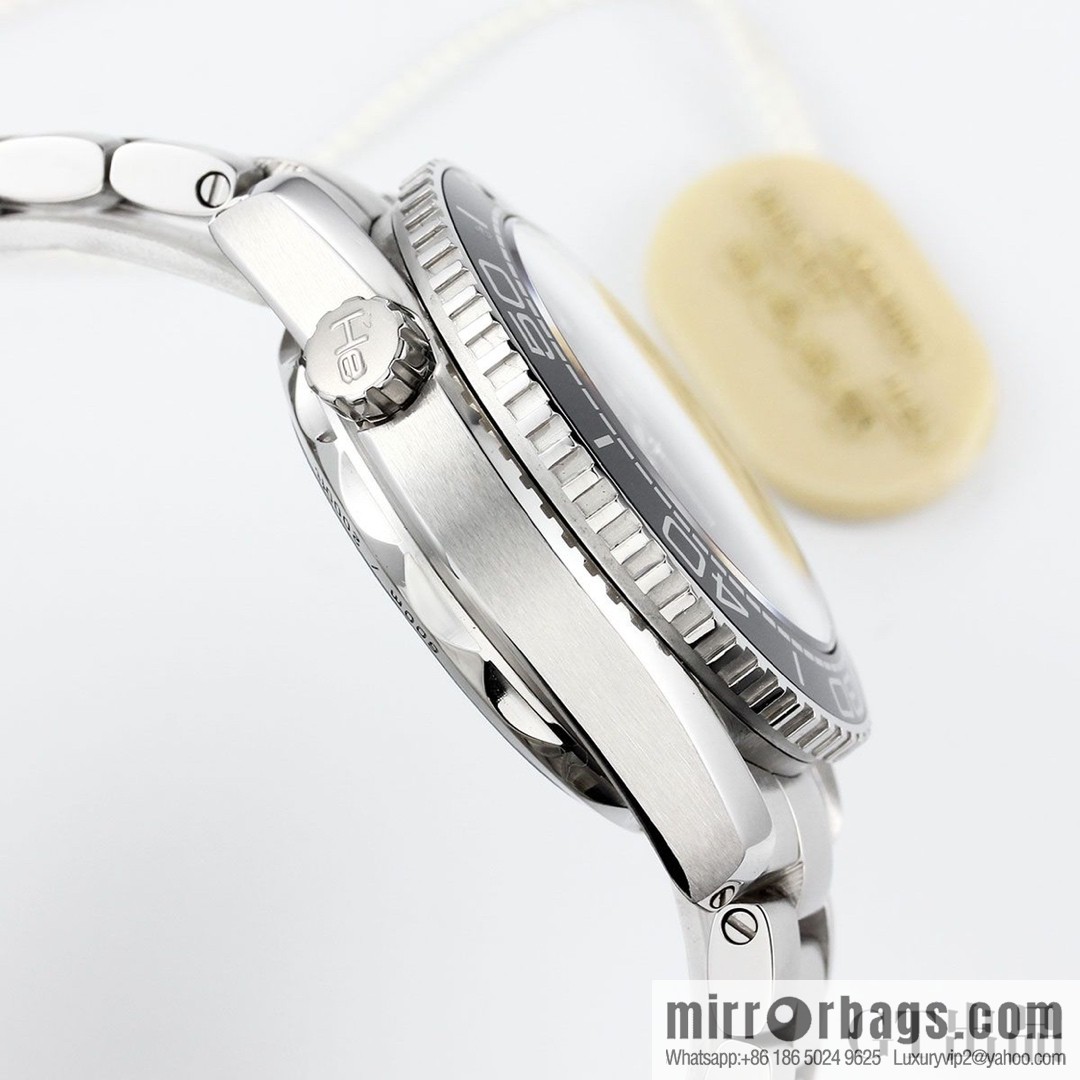 Omega Seamaster 600 meters diving series: movement model: 9900, running second timing automatic machine, watch diameter 45.5mm