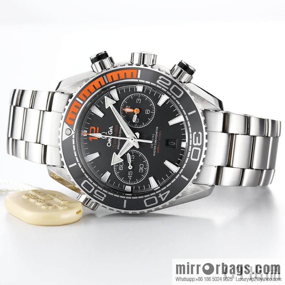 Omega Seamaster 600 meters diving series: movement model: 9900, running second timing automatic machine, watch diameter 45.5mm