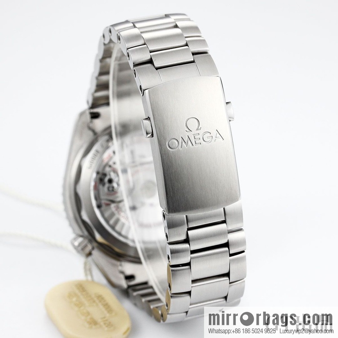 Omega Seamaster 600 meters diving series: movement model: 9900, running second timing automatic machine, watch diameter 45.5mm