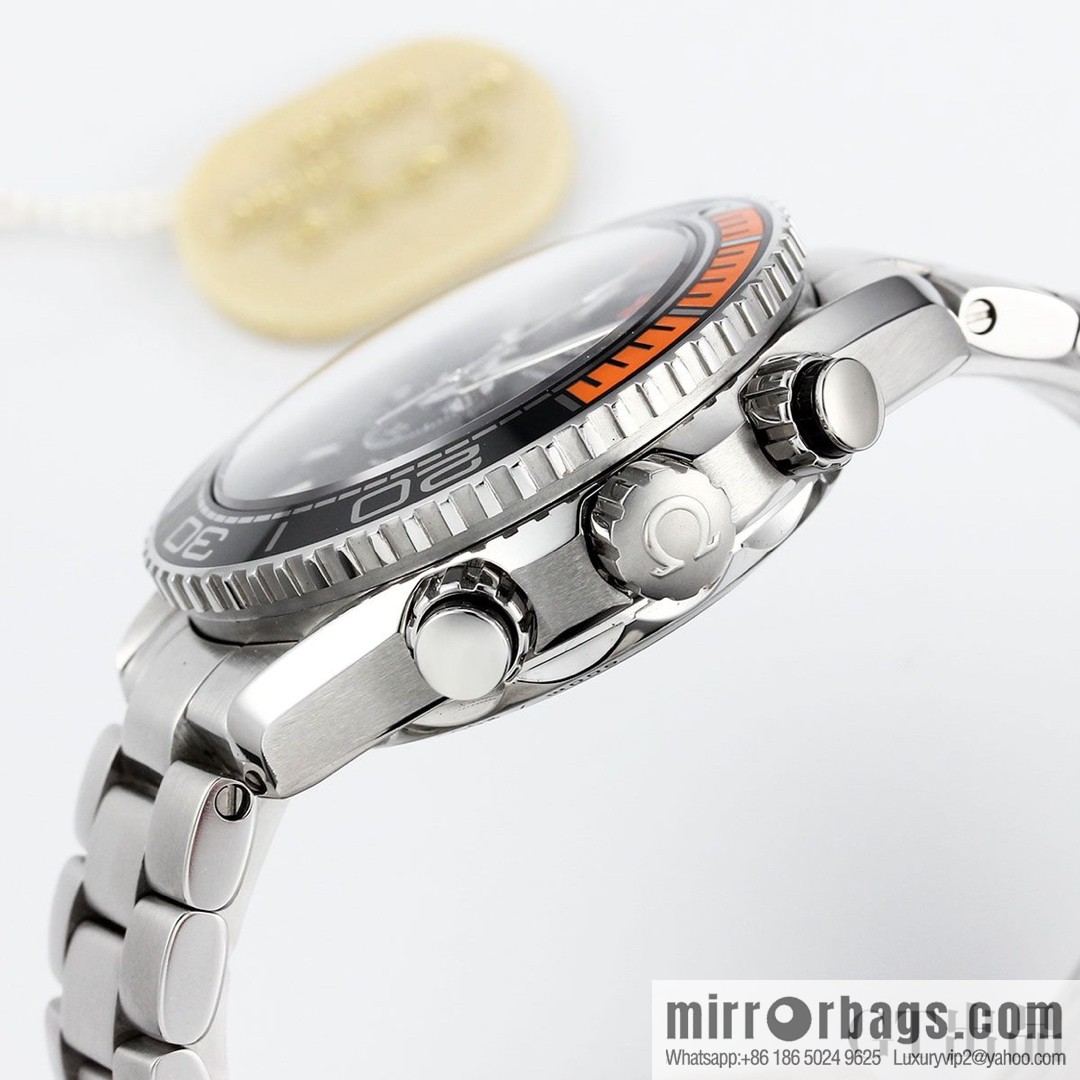 Omega Seamaster 600 meters diving series: movement model: 9900, running second timing automatic machine, watch diameter 45.5mm