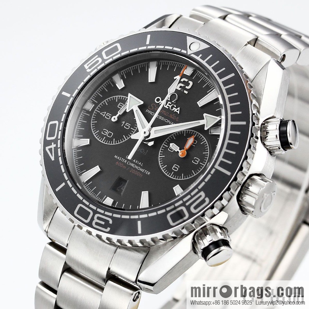 Omega Seamaster 600 meters diving series: movement model: 9900, running second timing automatic machine, watch diameter 45.5mm