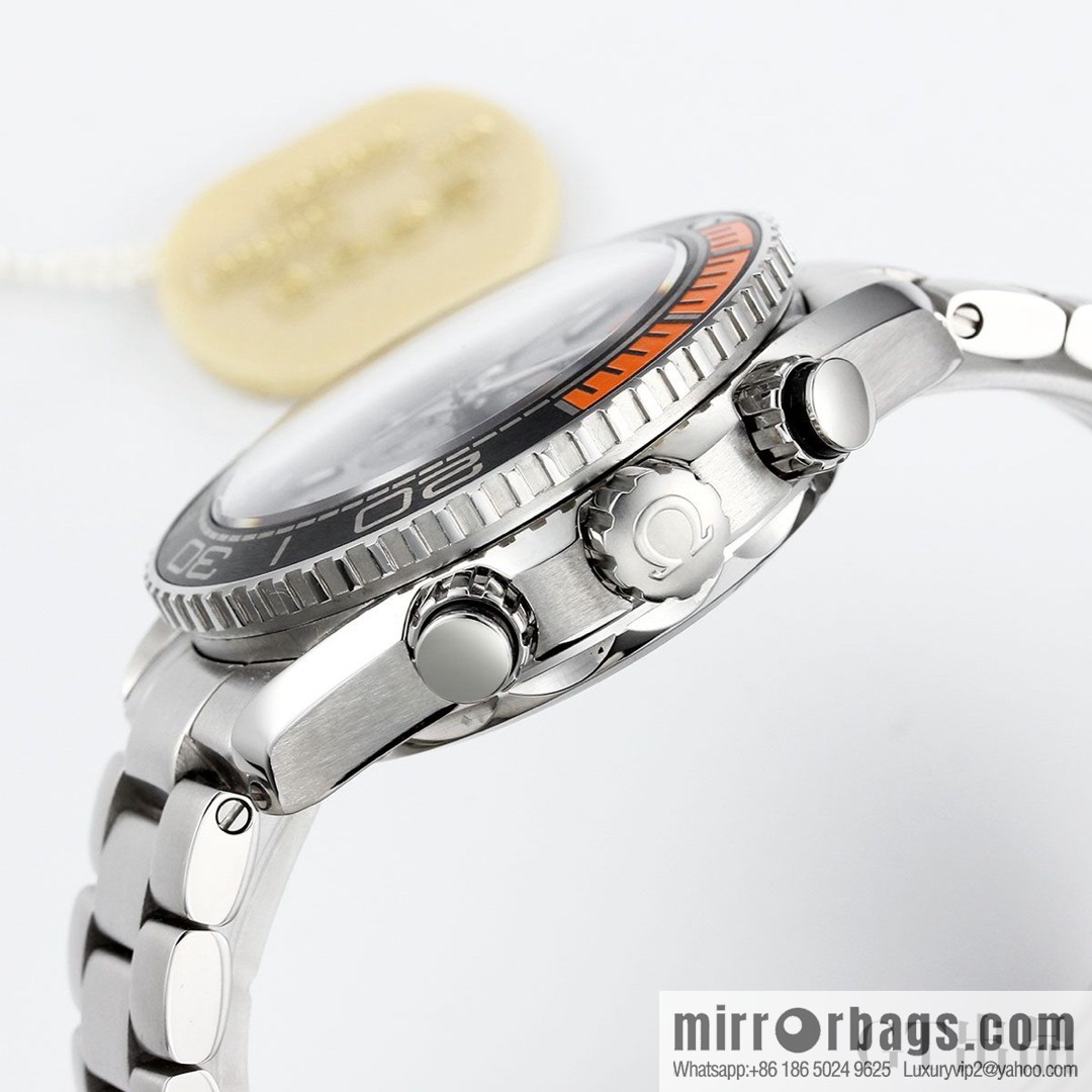 Omega Seamaster 600 meters diving series: movement model: 9900, running second timing automatic machine, watch diameter 45.5mm