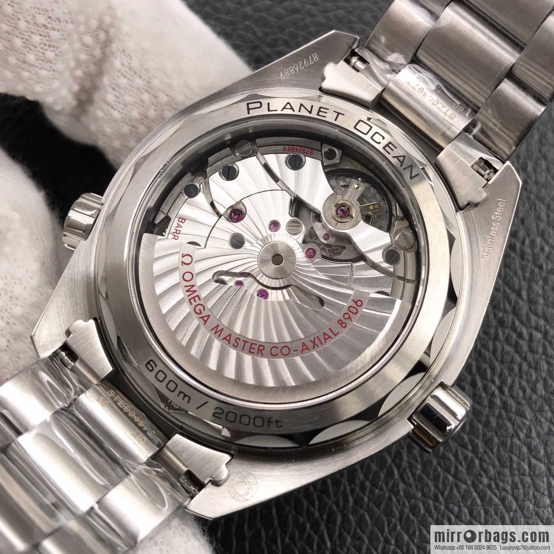 VS New product on sale: Hippocampus 600GMT Tai Chi Ring 43.5mm integrated black and white ceramic ring