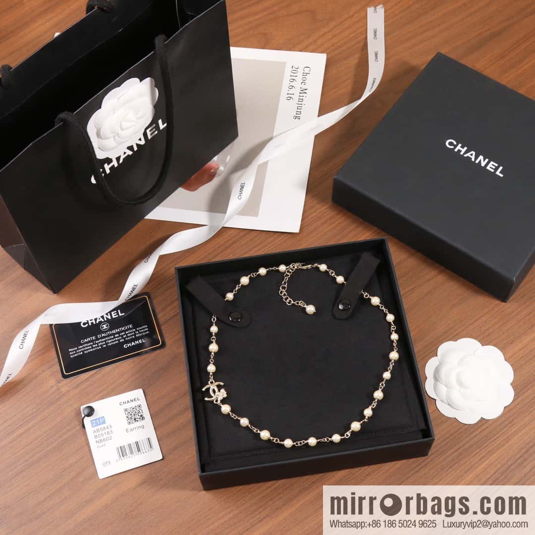☀️New ☑️ Chanel Clover Pearl Necklace