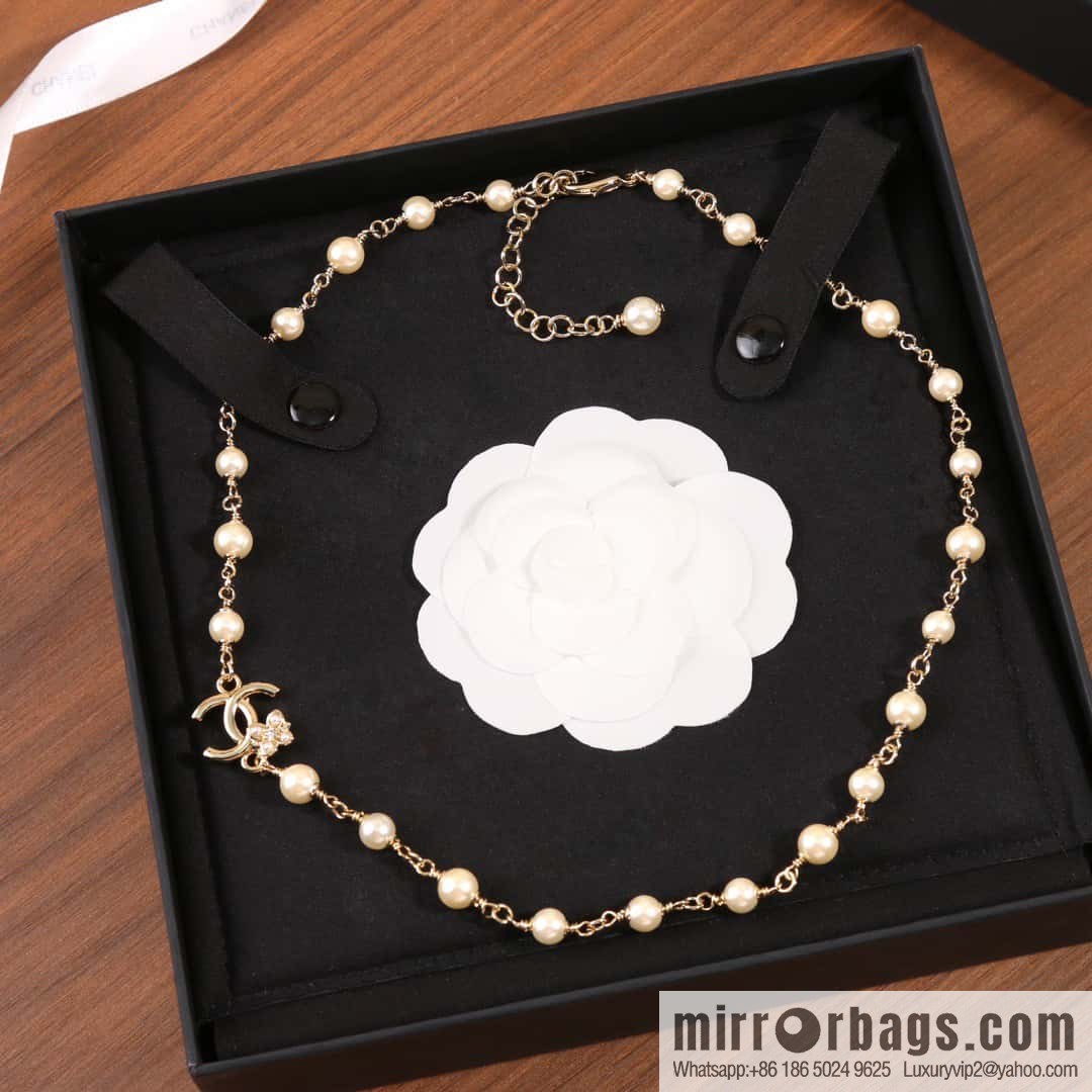 ☀️New ☑️ Chanel Clover Pearl Necklace