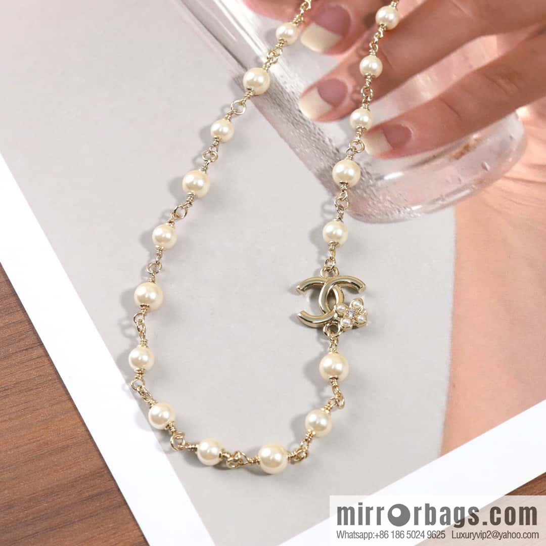 ☀️New ☑️ Chanel Clover Pearl Necklace