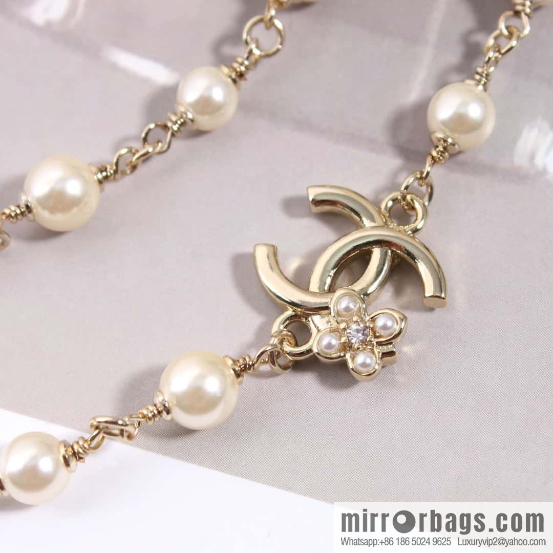 ☀️New ☑️ Chanel Clover Pearl Necklace