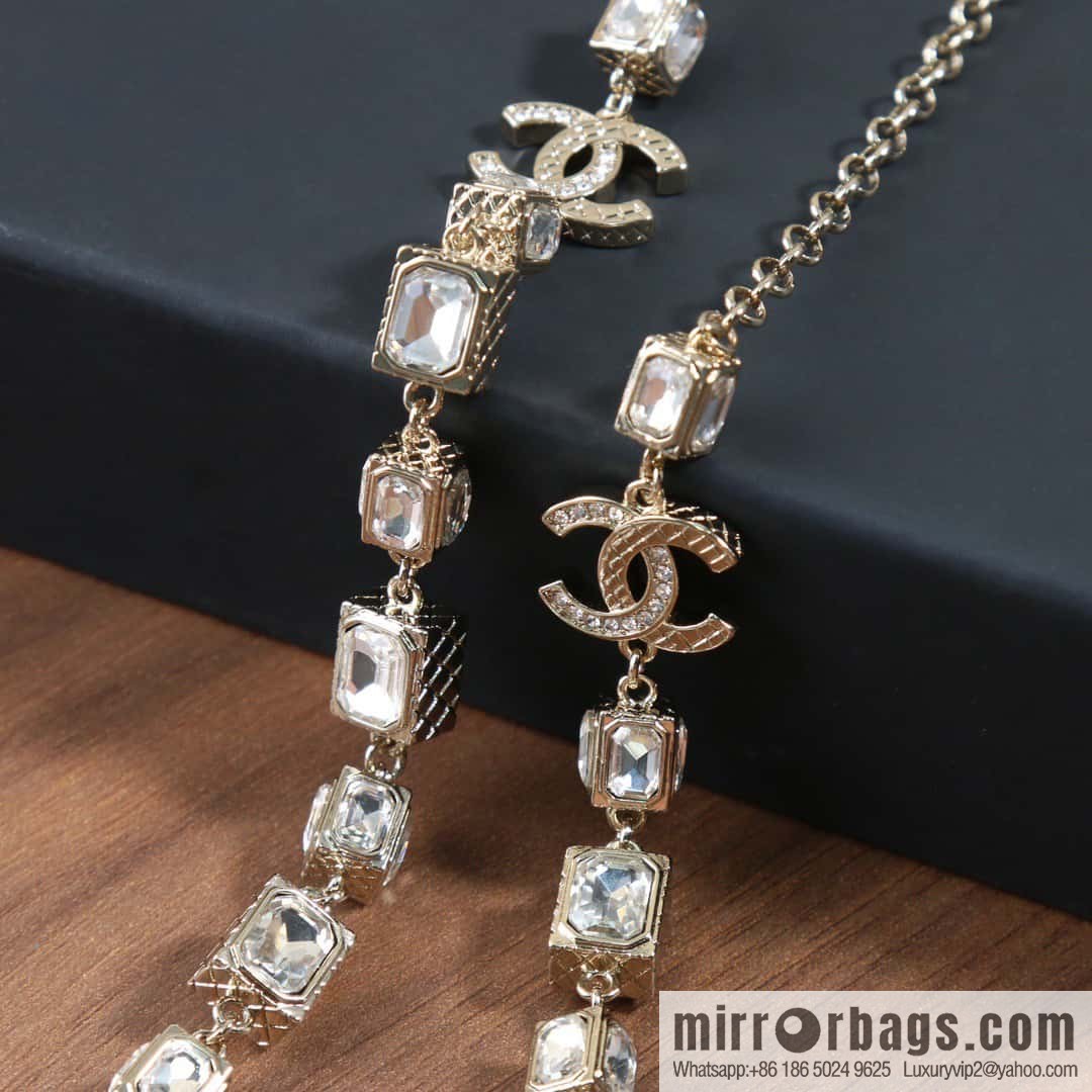 ☀️New ☑️ Chanel square diamond sweater chain necklace