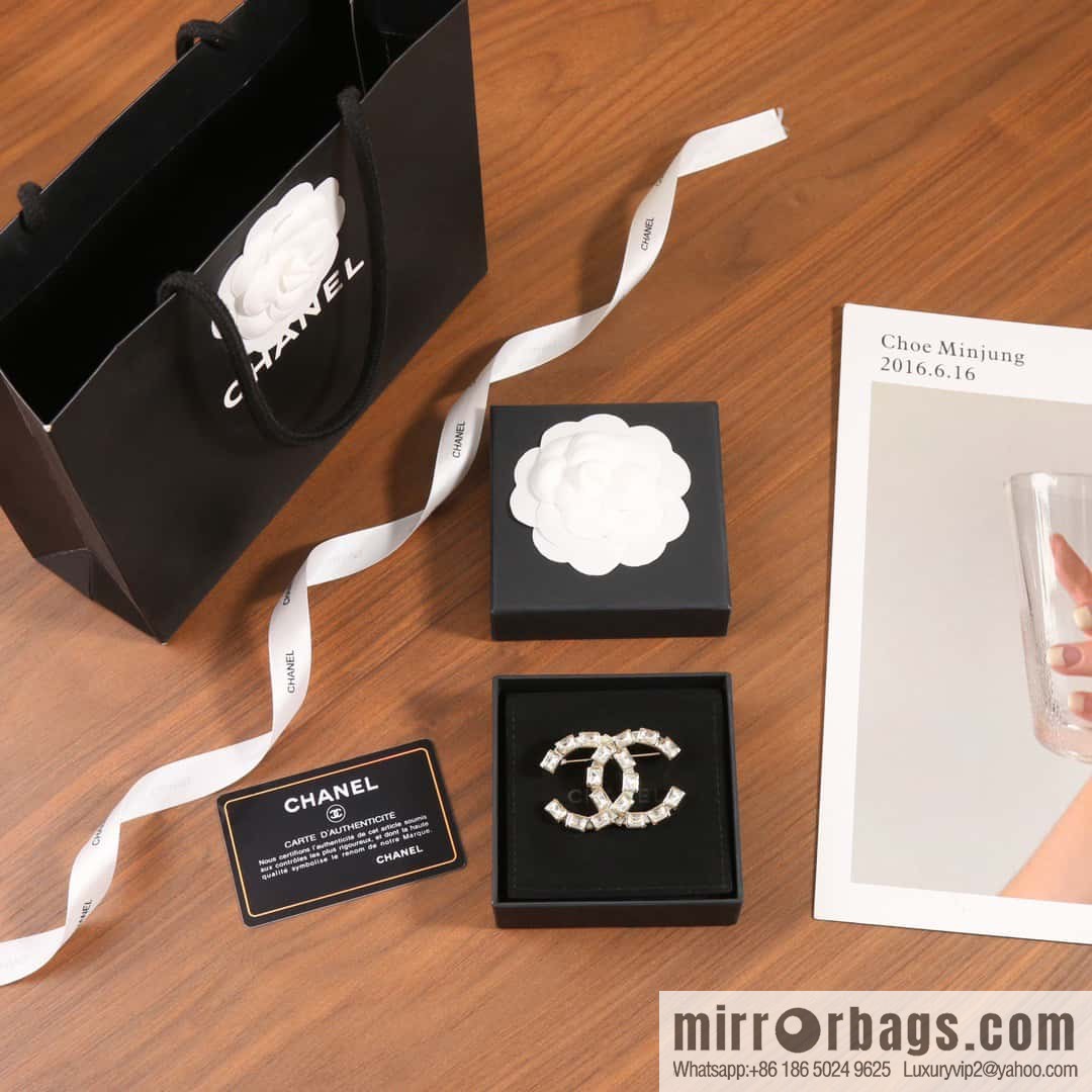 ☀️New ☑️ Chanel Double C Square Diamond Brooch ☀️