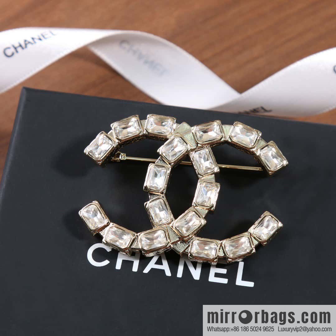 ☀️New ☑️ Chanel Double C Square Diamond Brooch ☀️