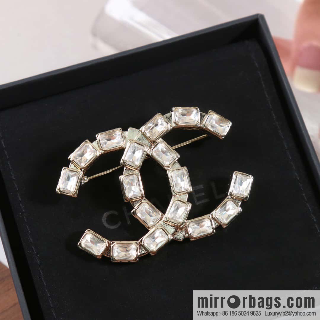 ☀️New ☑️ Chanel Double C Square Diamond Brooch ☀️