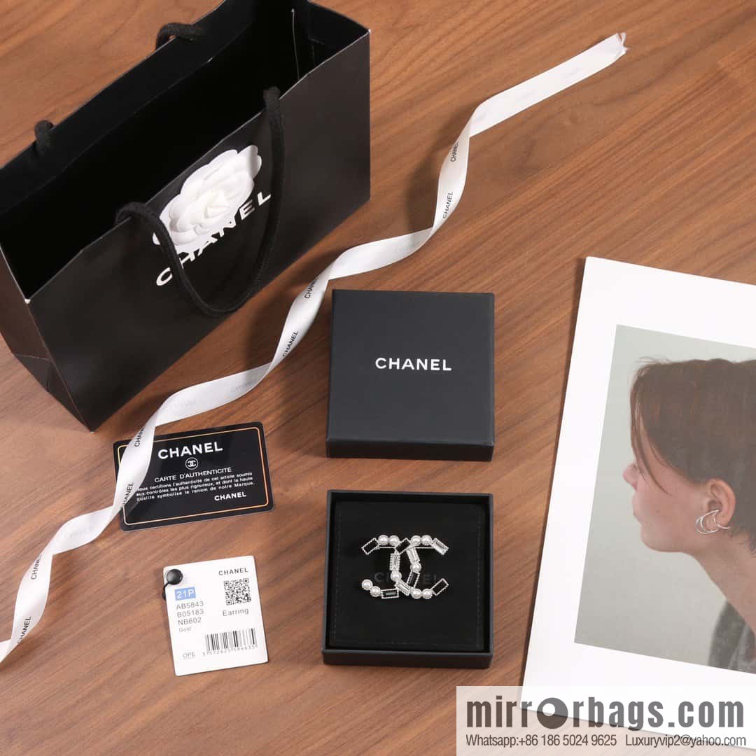 ☀️New ☑️ Chanel Double C Square Black Diamond Brooch ☀️