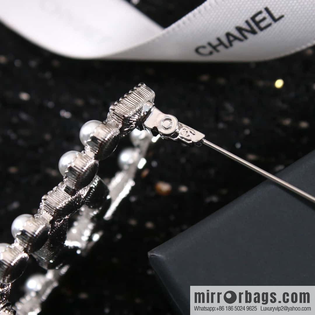 ☀️New ☑️ Chanel Double C Square Black Diamond Brooch ☀️