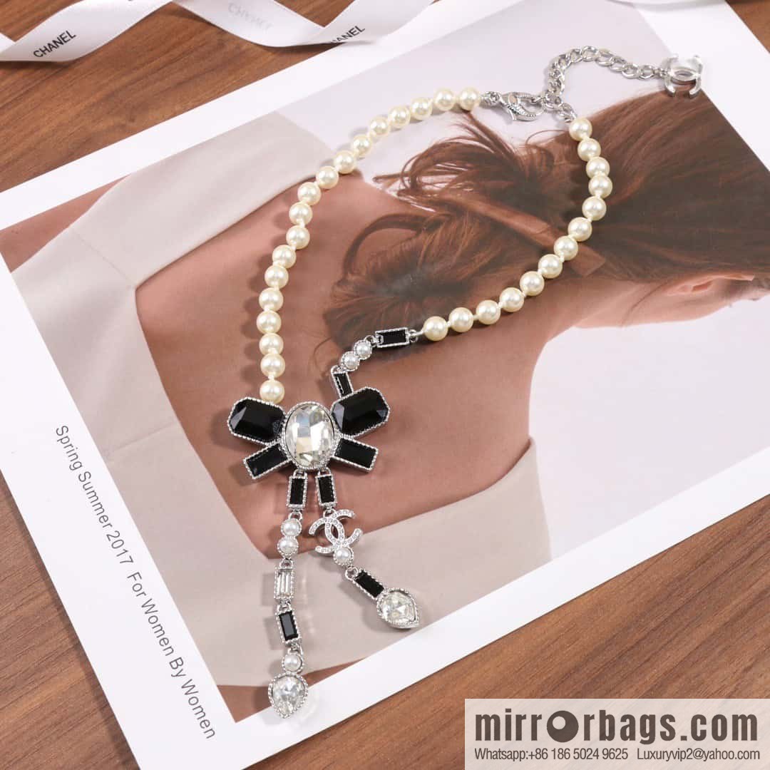☀️New ☑️ Chanel pearl bow necklace