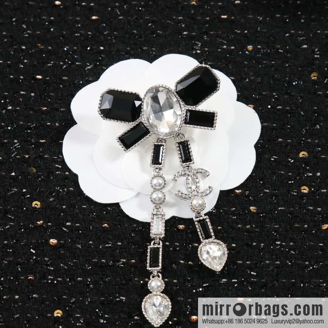☀️New ☑️ Chanel Double C Bow Square Black Diamond Brooch ☀️