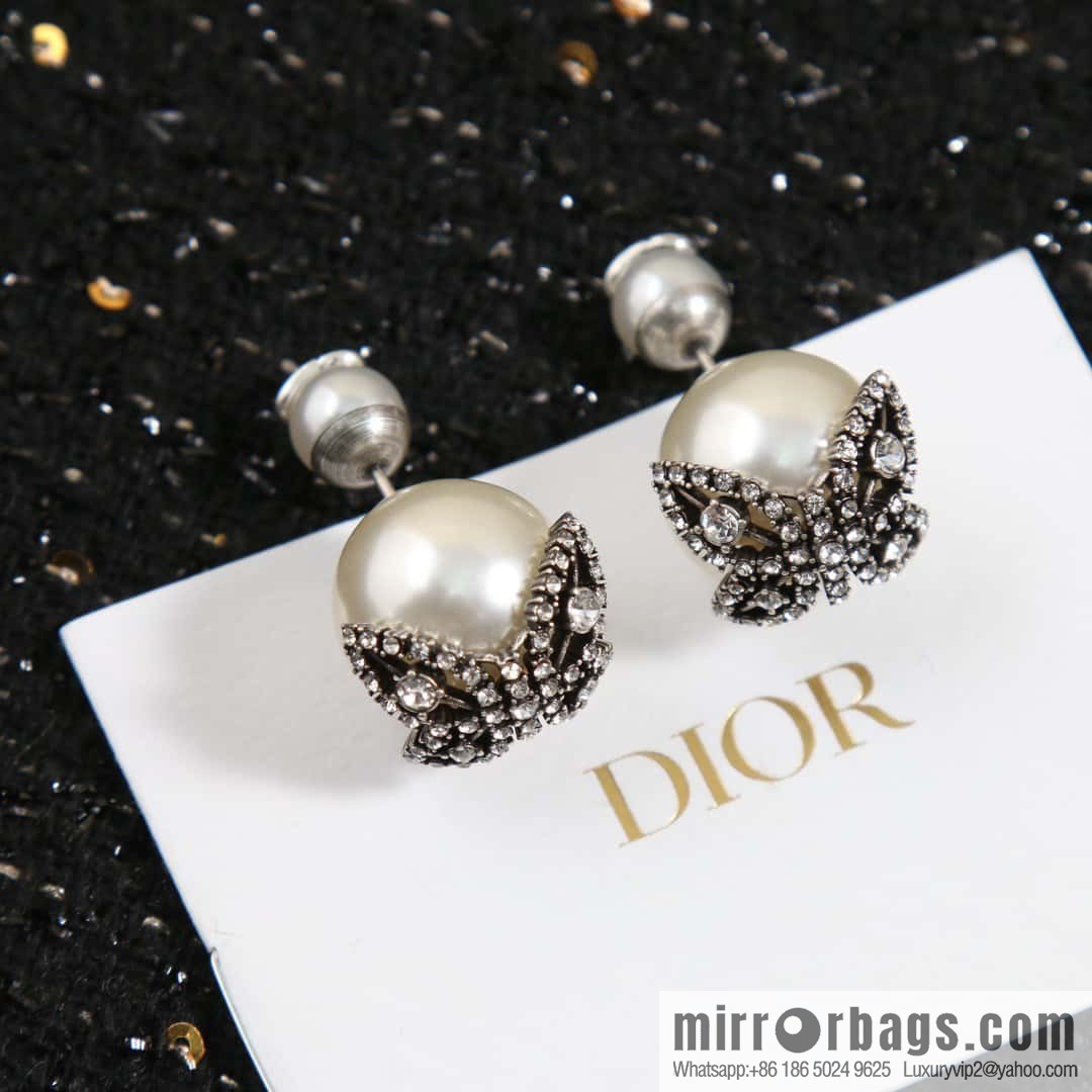New ☑️ Dior full diamond butterfly size pearl stud earrings