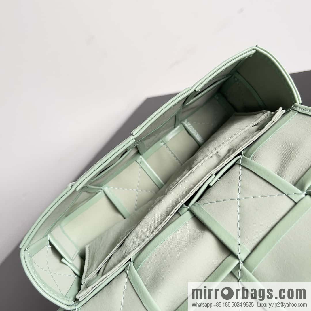 Bottega Veneta CASSETTE Oil Wax Skin Fanny Packs 651053 Sage Green