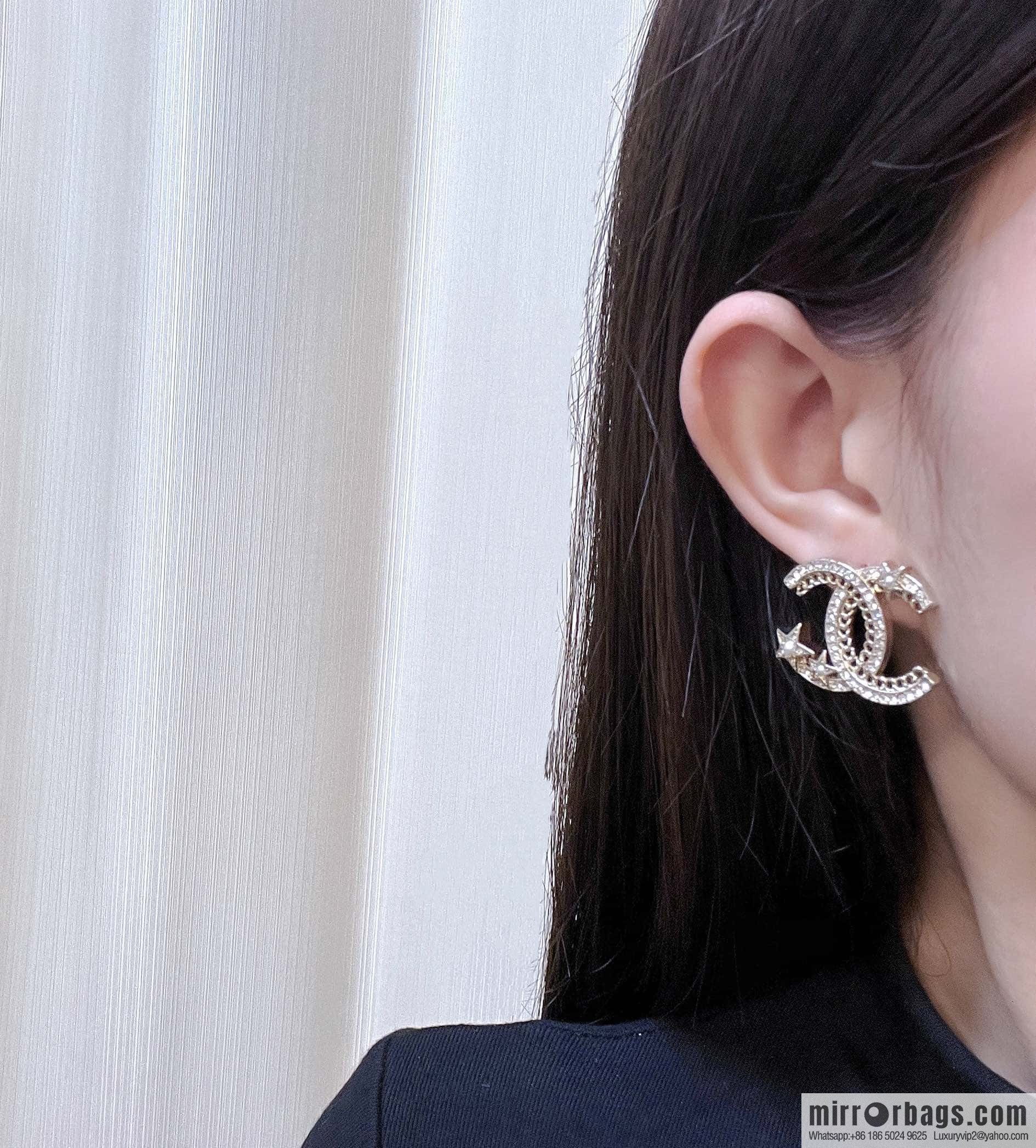❗️New ❗️☀️ new ☑️ chanel c1 double c hollow star ⭐ pentagram earrings ☀️