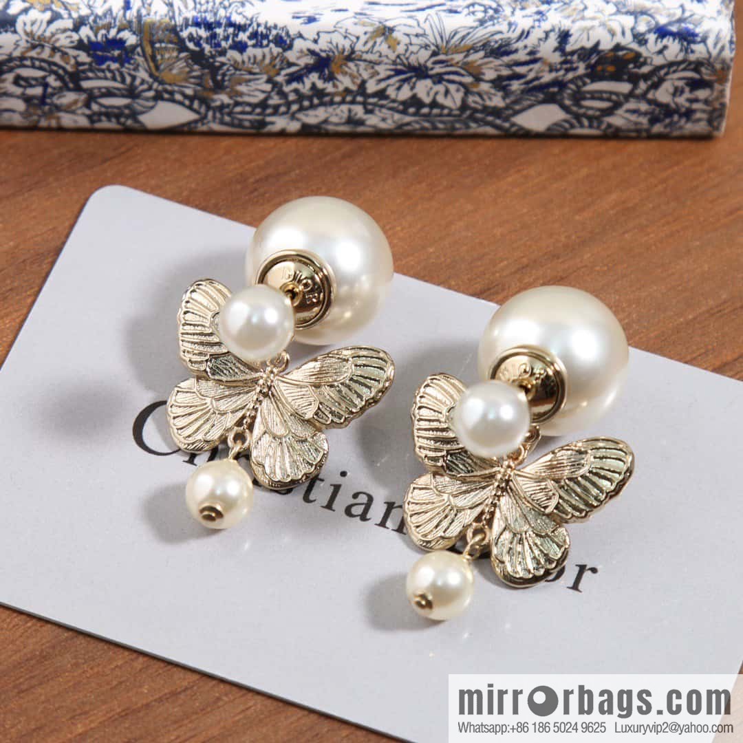 New ☑️ Dior golden butterfly size pearl stud earrings