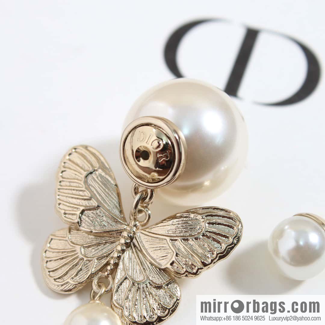 New ☑️ Dior golden butterfly size pearl stud earrings