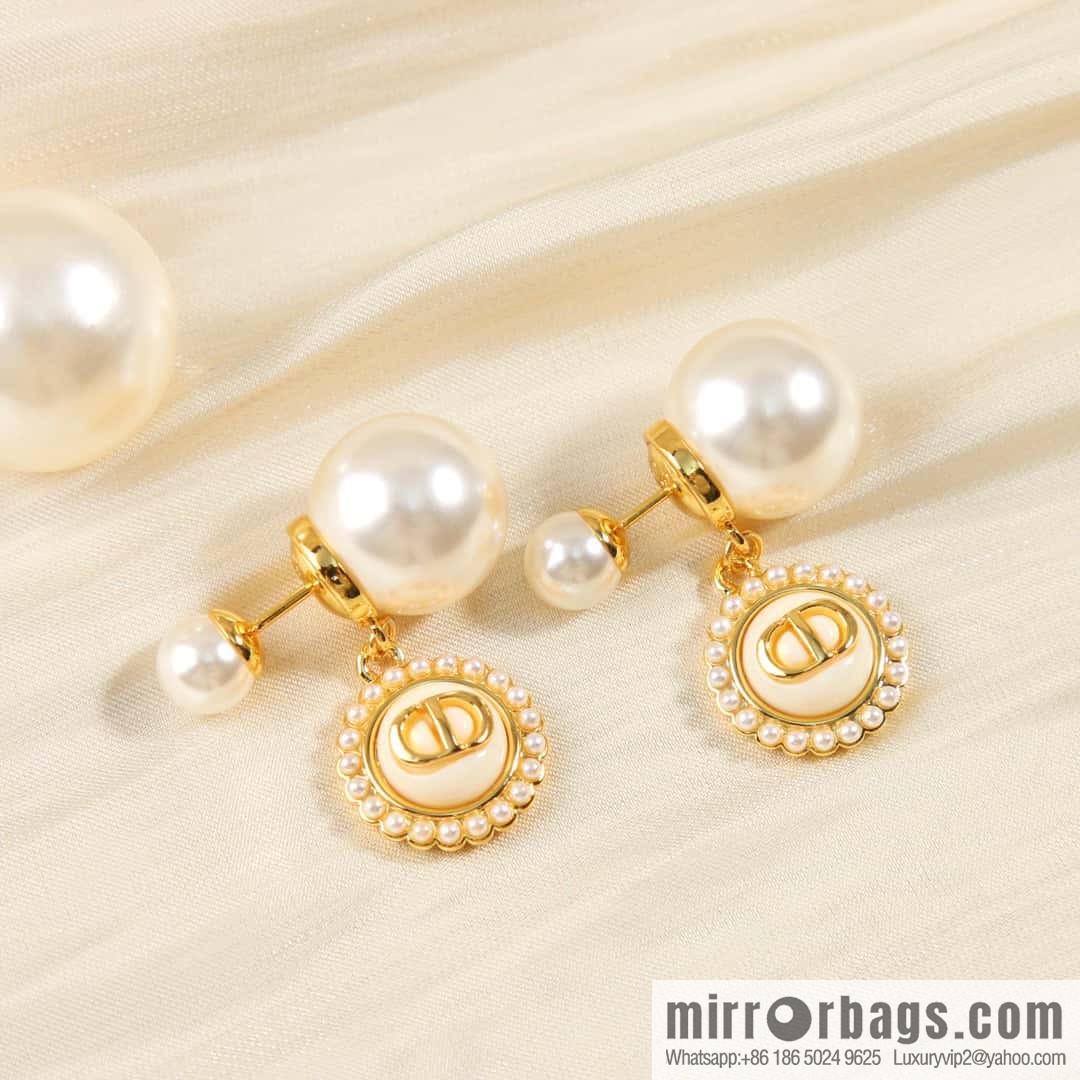 New ☑️ Dior CD drip oil size pearl stud earrings