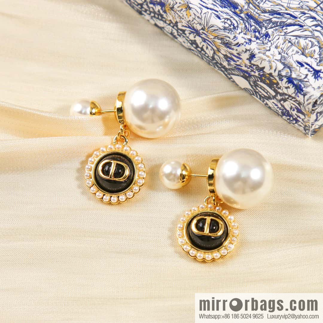New ☑️ Dior CD drip oil size pearl stud earrings
