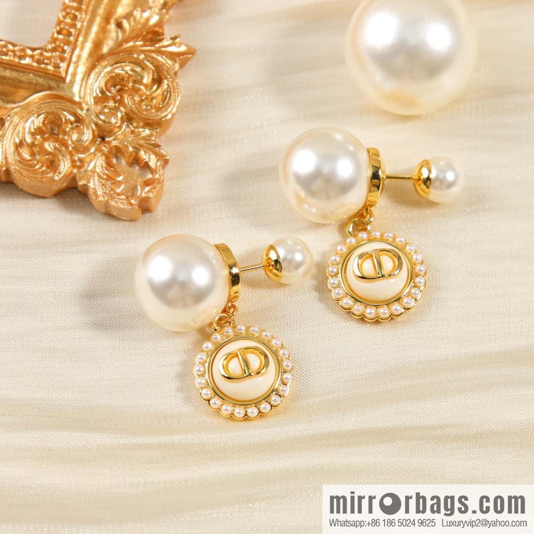 New ☑️ Dior CD drip oil size pearl stud earrings