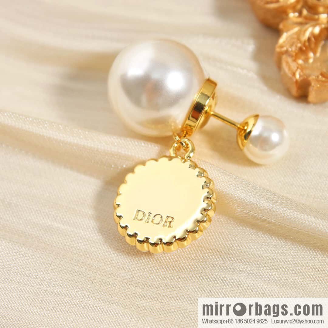 New ☑️ Dior CD drip oil size pearl stud earrings