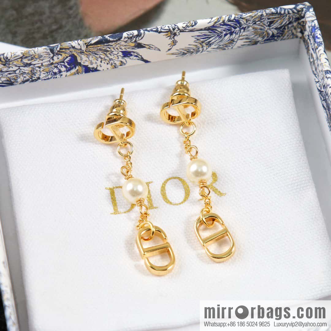 New ☑️ DIOR CD pearl stud earrings
