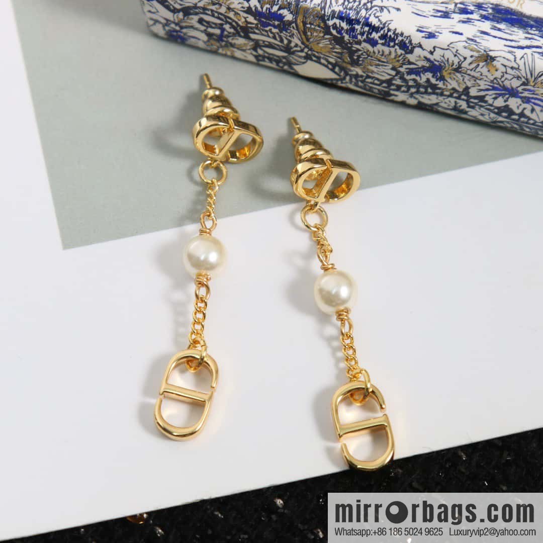 New ☑️ DIOR CD pearl stud earrings