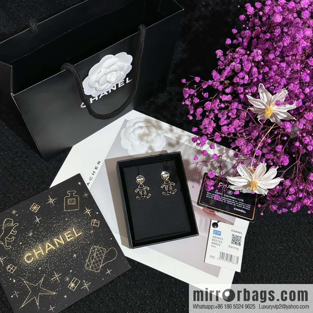 ❗️New ❗️☀️ new ☑️ chanel c2 black drip double c stud earrings ☀️