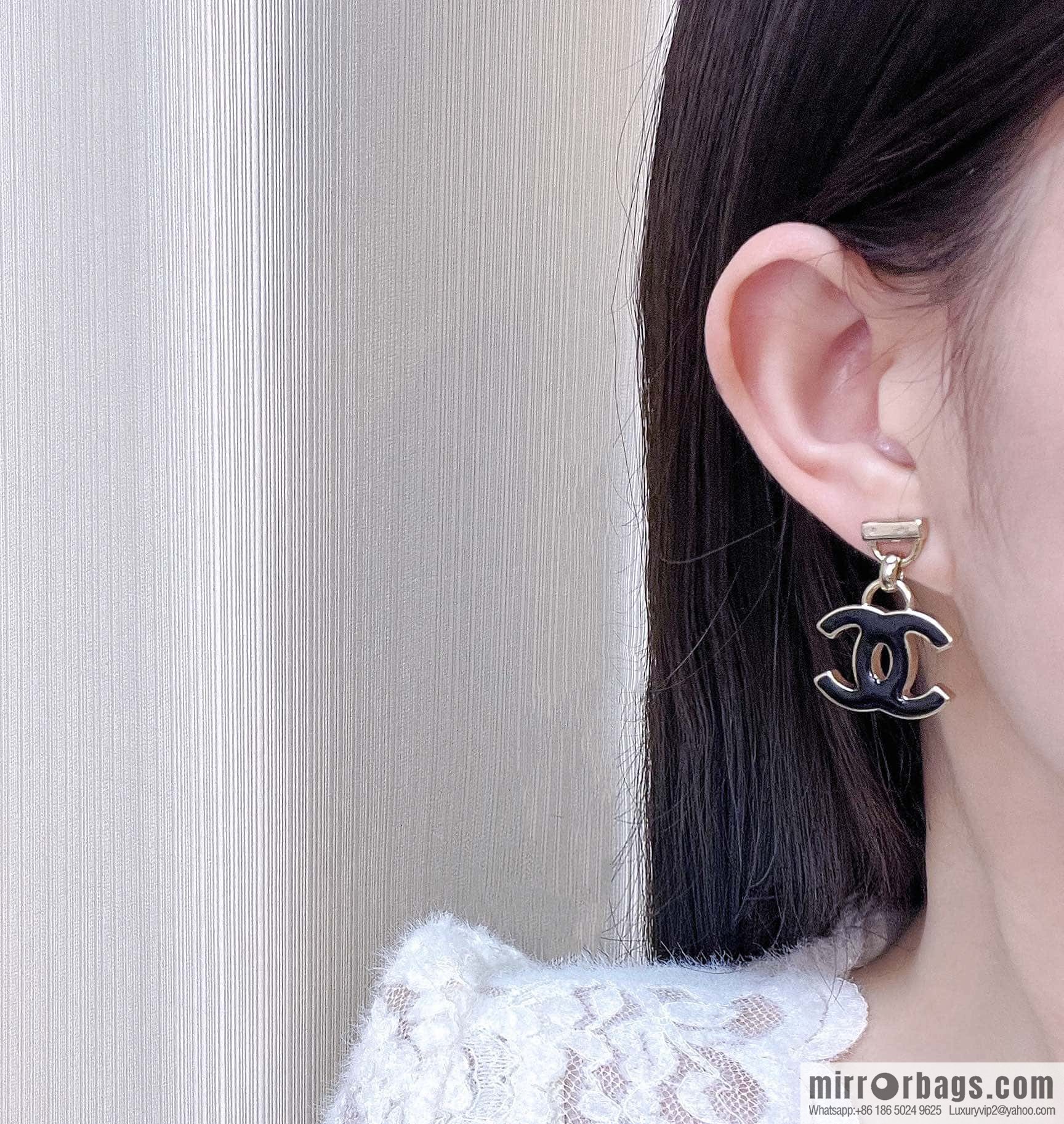 ❗️New ❗️☀️ new ☑️ chanel c2 black drip double c stud earrings ☀️
