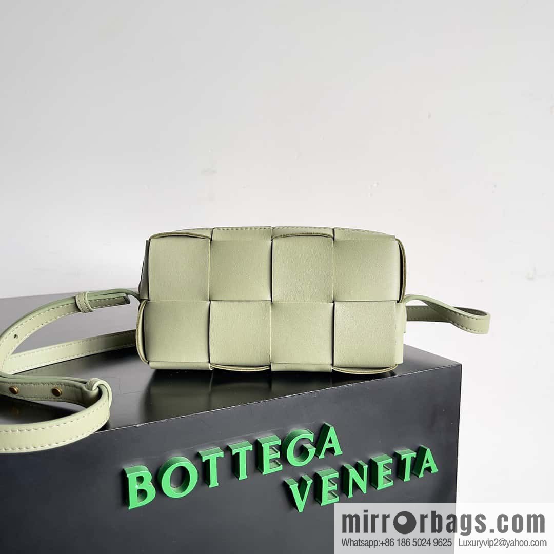 Bv early autumn new Cassette mobile phone bag, messenger bag, model; 755031 travertine green