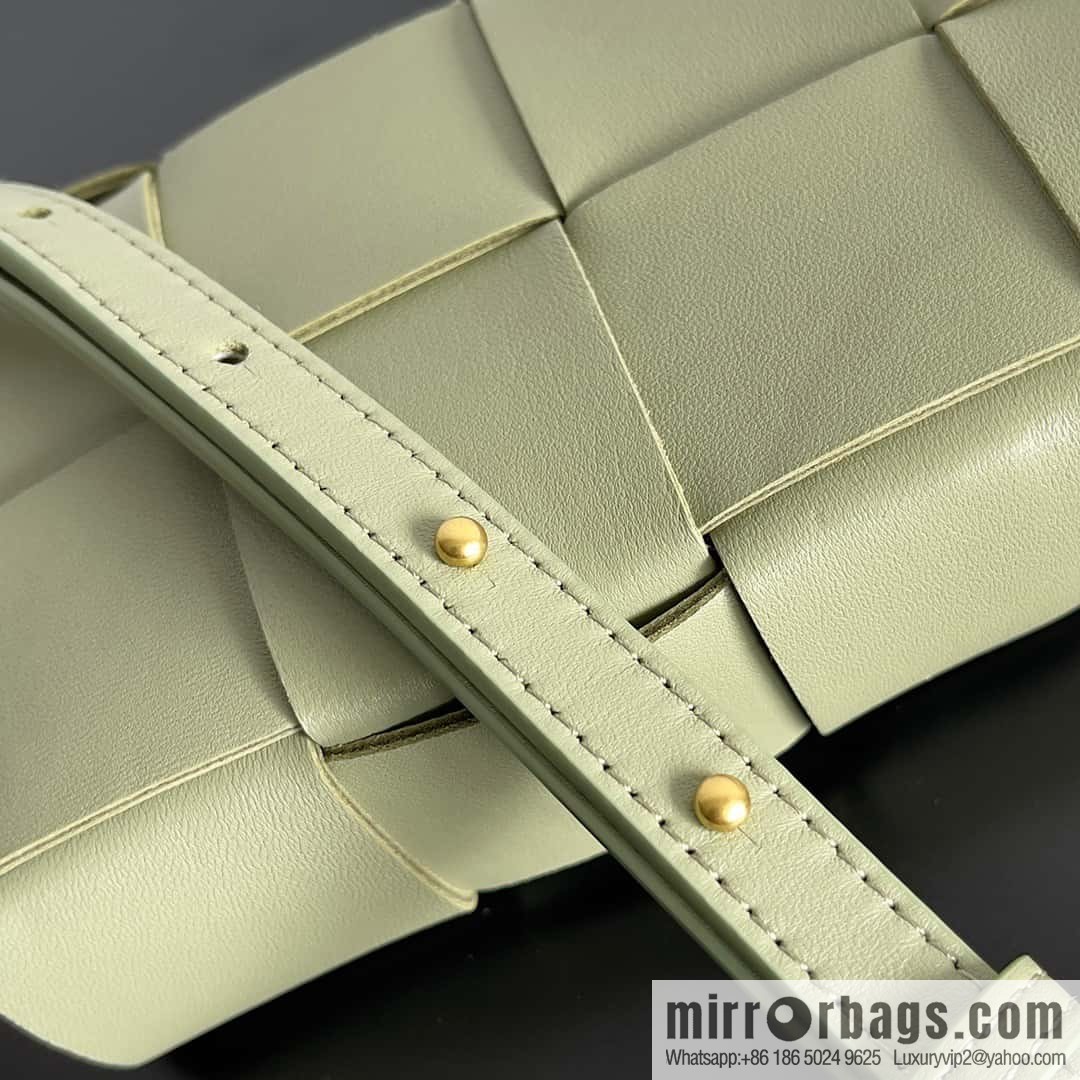 Bv early autumn new Cassette mobile phone bag, messenger bag, model; 755031 travertine green