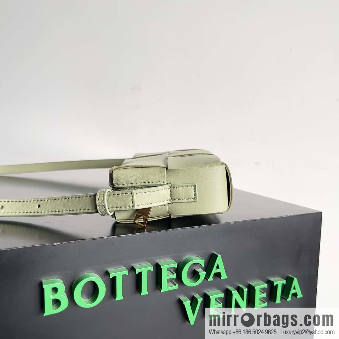 Bv early autumn new Cassette mobile phone bag, messenger bag, model; 755031 travertine green